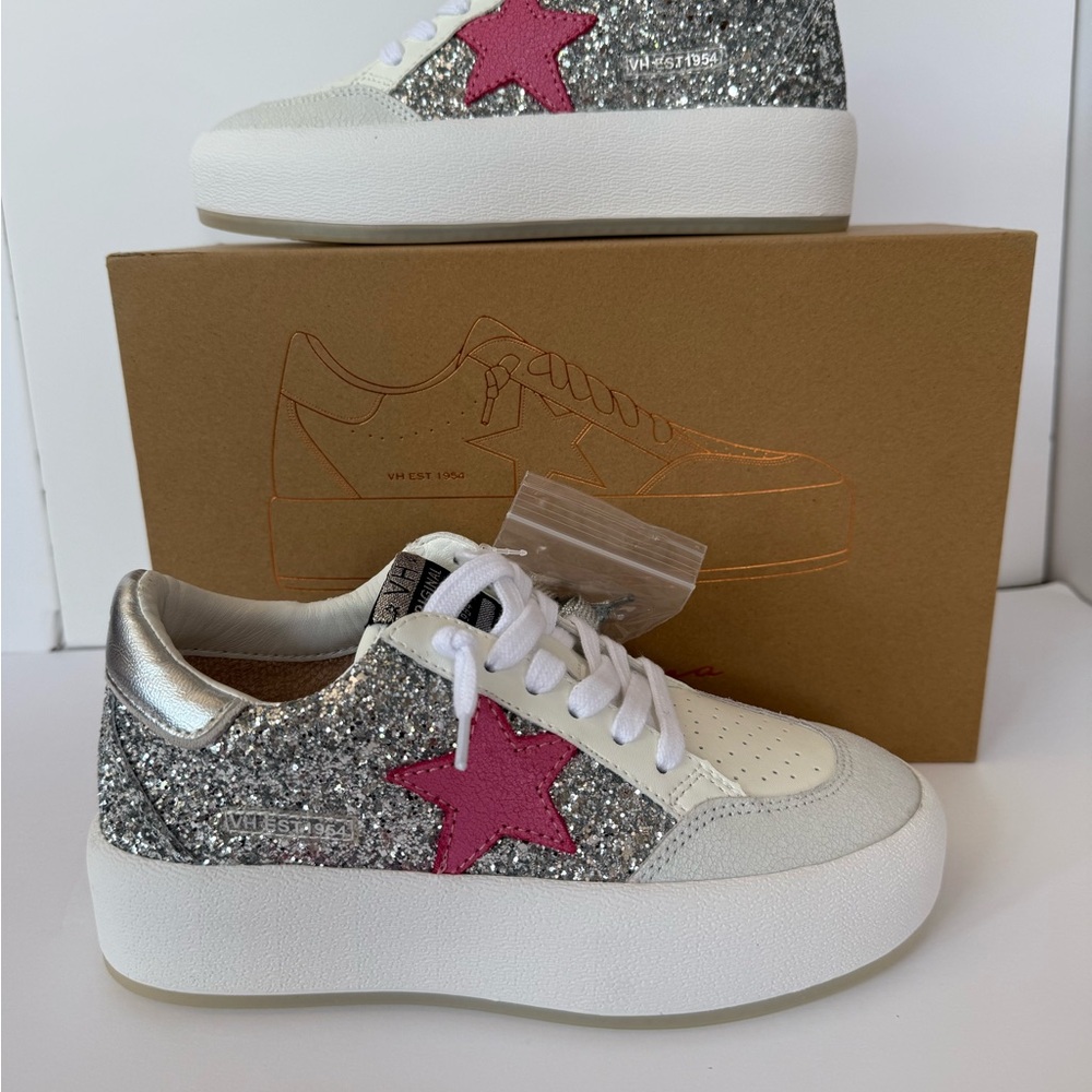 Vintage Havana Women's Ream Sz 6.5, White/Silver/Pink Star Sneakers - NWT